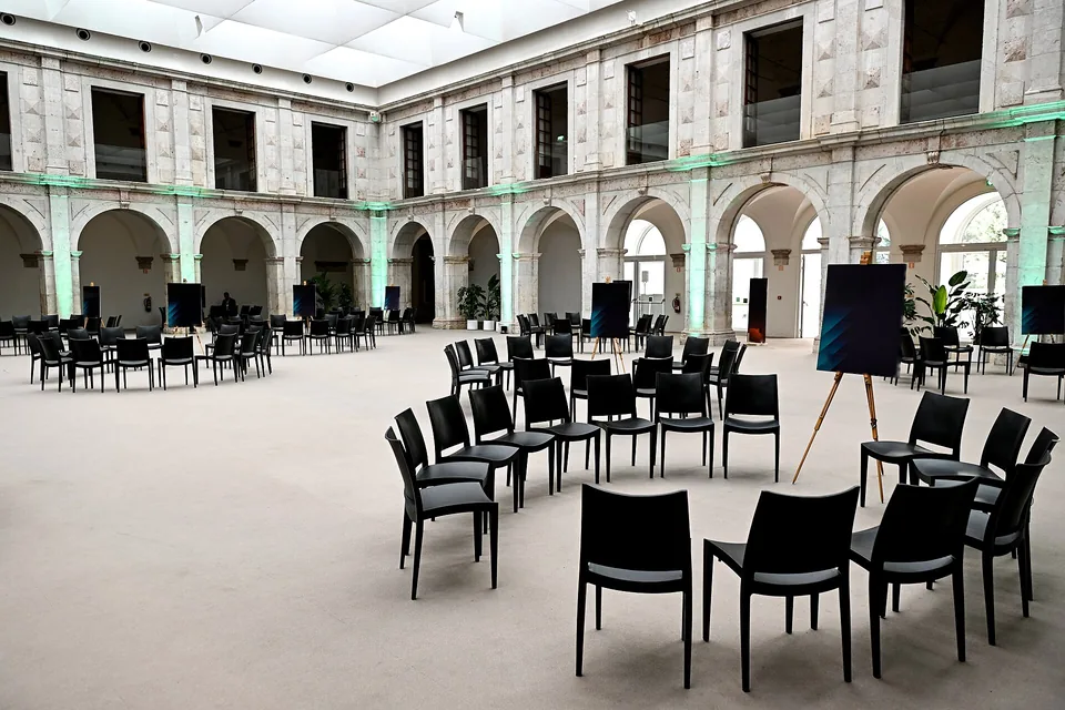 El claustro del Convento do Beato, en Lisboa, preparado para una reunión