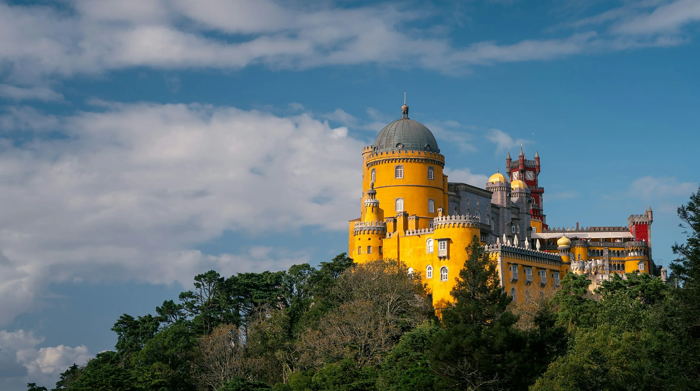 El Palacio da Pena sobre el bosque de Sintra
